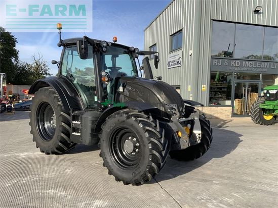 Tractor agrícola - Valtra - n135 active tractor (st27903)