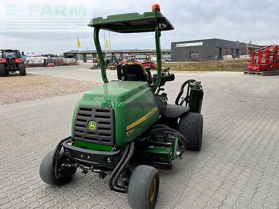 Cosechadora de Cereal - John Deere - 8700