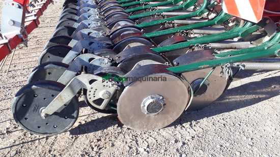 SEMBRADORA DE CEREAL - Vogel & Noot - MASTER DRILL DF-HA 450