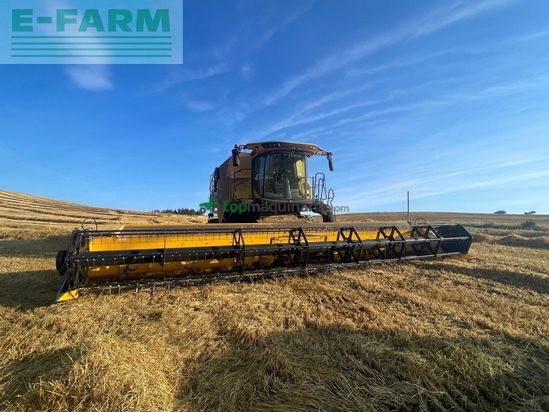 Cosechadora de Cereal - New Holland - CR9.90