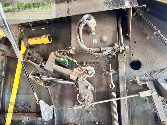 Empacadora gigant - New Holland - br 6090 / roll-bar 125