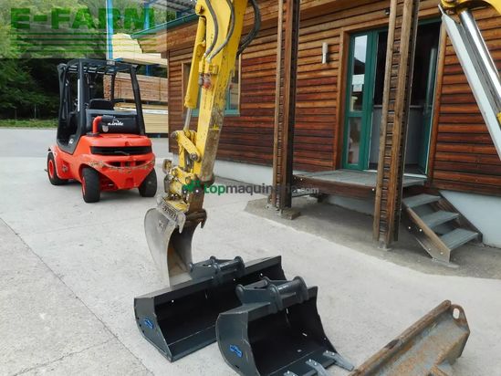 Excavadora - Takeuchi - tb 235 ( 3.605kg ) powertilt + hydr. sw