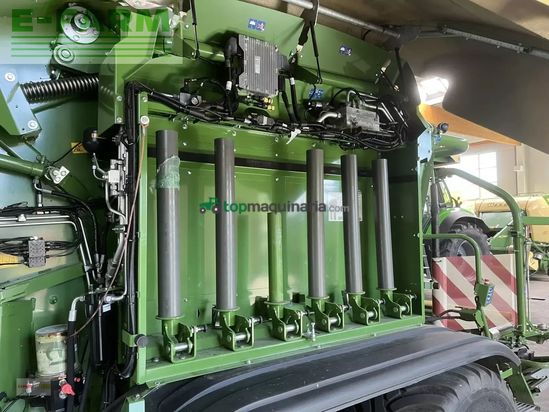 Empacadora gigant - Krone - comprima cv 150 xc