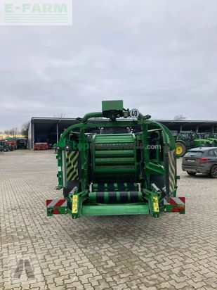 Empacadora gigant - John Deere - c441 r