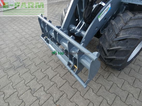 Minicargadora - Giant - g2700 x-tra hd+