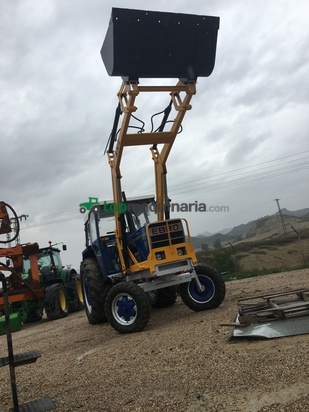 Tractor agrícola - Ebro - 6100 con Pala