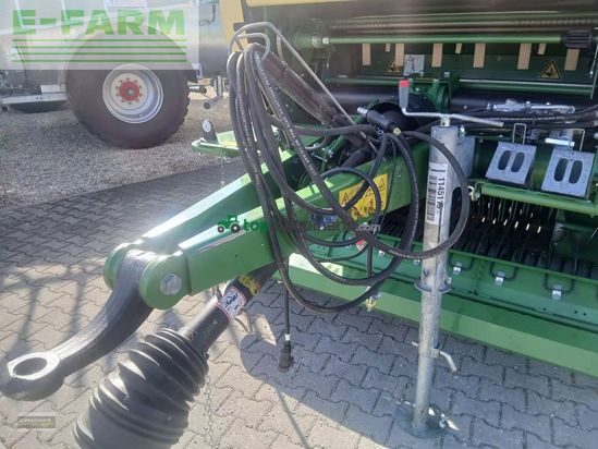 Empacadora gigant - Krone - comprima v 1500