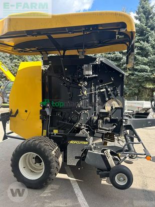 Empacadora gigant - New Holland - roll bar 125