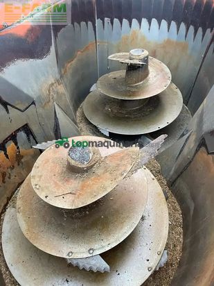 Remolqu esparcidor - Kuhn - profile + 1870