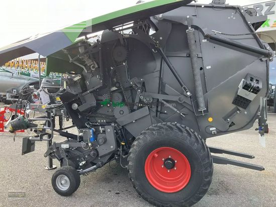 Empacadora gigant - Fendt - rotana 180 xtra cut