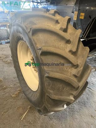 Cosechadora de Cereal - New Holland - cr 8.80 smarttrax