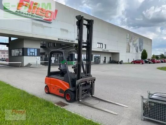 Elevadora - Linde - e20 pl 01