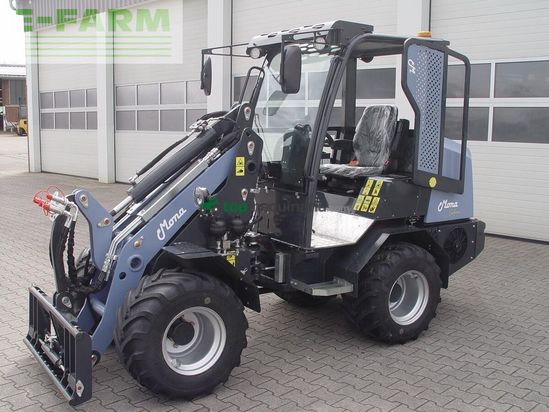 Minicargadora -  - mona solara