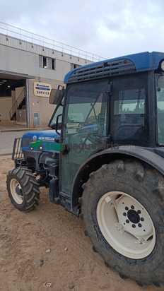 Tractor agrícola - New Holland - T4.85N CABINA