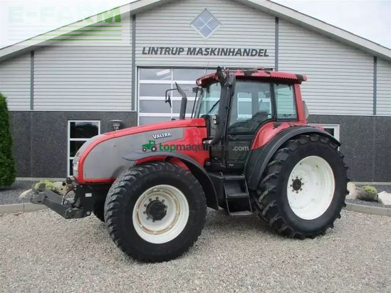 Tractor agrícola - Valtra - t190 med frontlift og affjedret foraksel