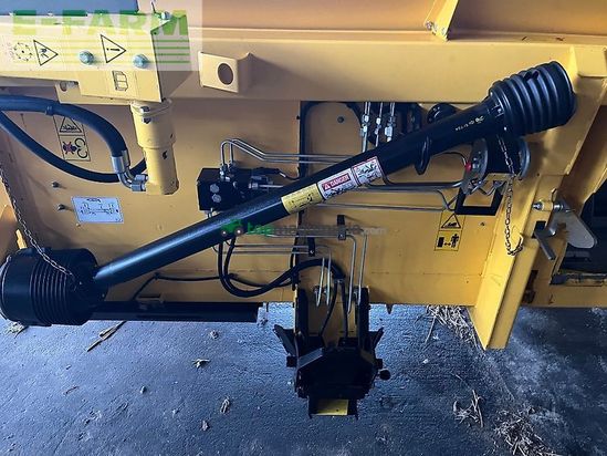 Cosechadora de Cereal - New Holland - cr 9.80