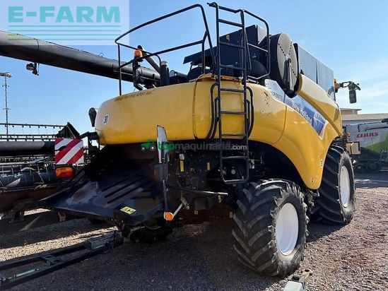 Cosechadora de Cereal - New Holland - cr 9070