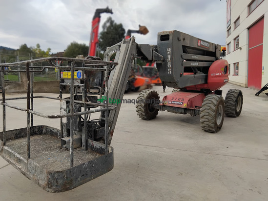 Brazo MANITOU 160ATJ EJE OSCILANTE