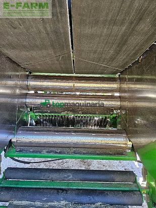 Empacadora gigant - John Deere - 990