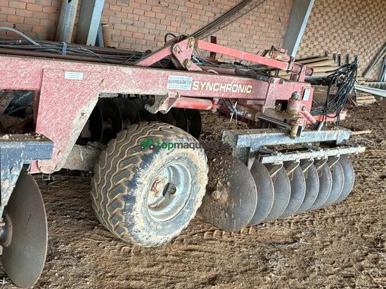 Grada de 32 discos en V RAZOL