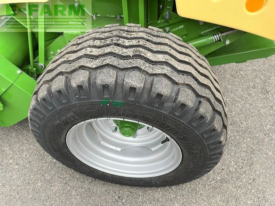 Empacadora gigant - Krone - bellima f 130