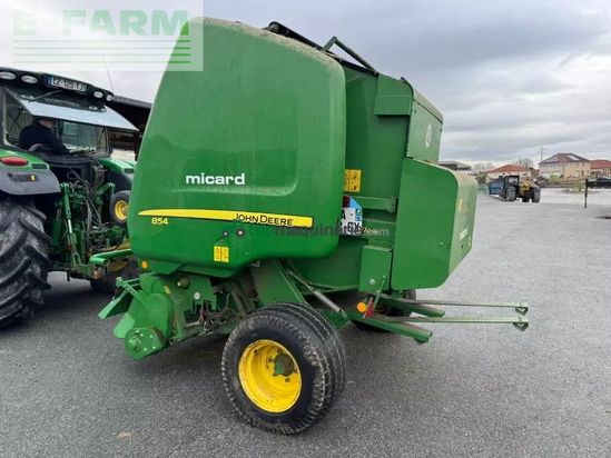 Empacadora gigant - John Deere - 854