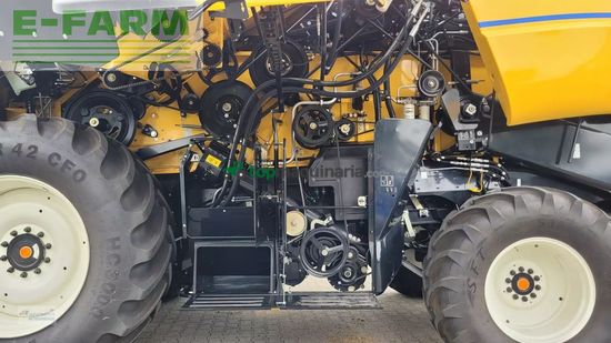 Cosechadora de Cereal - New Holland - cx 8.70 neumaschine