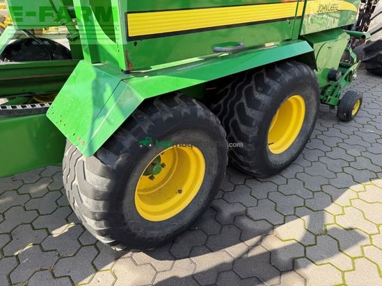 Empacadora gigant - John Deere - 744 premium