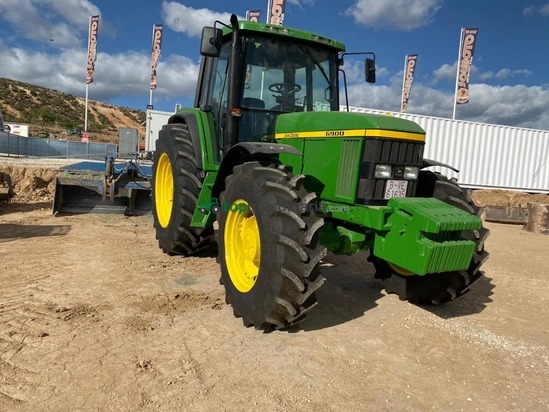 Tractor agrícola - John Deere - 6900