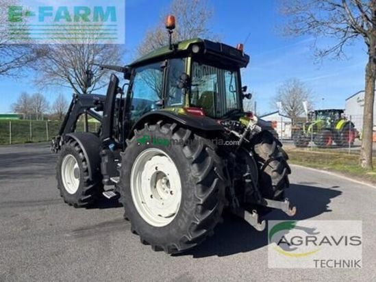 Tractor agrícola -  - g 135 a 1b9