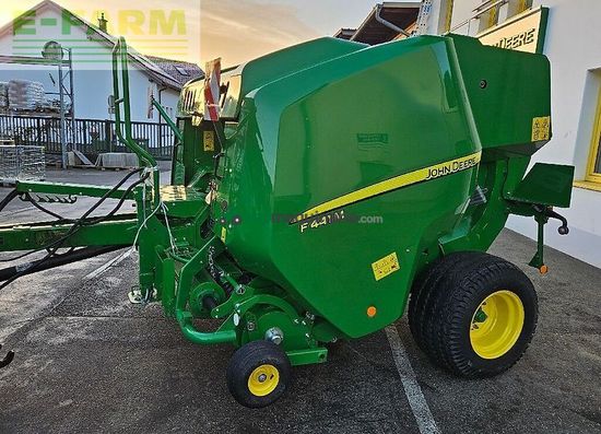 Empacadora gigant - John Deere - f441 m