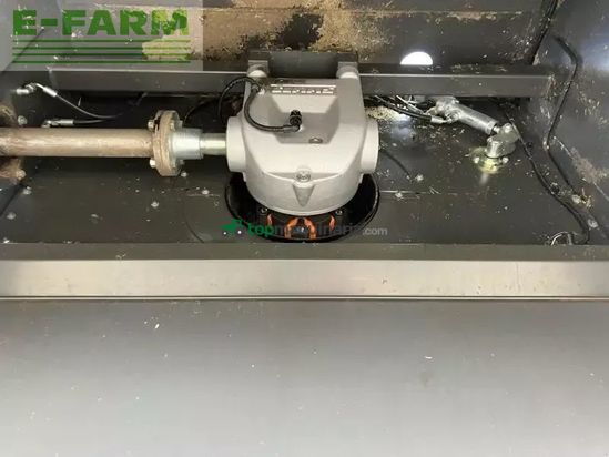 Cosechadora de Cereal - Claas - trion 740 tt mit v 770