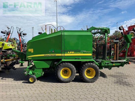 Empacadora gigant - John Deere - 744 premium