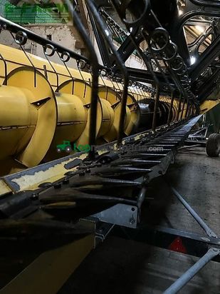 Cosechadora de Cereal - New Holland - cr 8.80