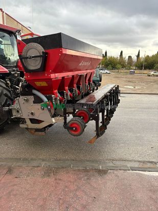 Sembradora de Ajos Brosch 6 surcos