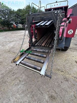 Empacadora gigant - New Holland - d1010c + samka vorbauhäcksler