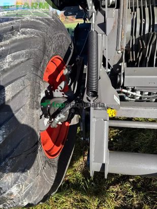 Empacadora gigant - Claas - variant 585 rc