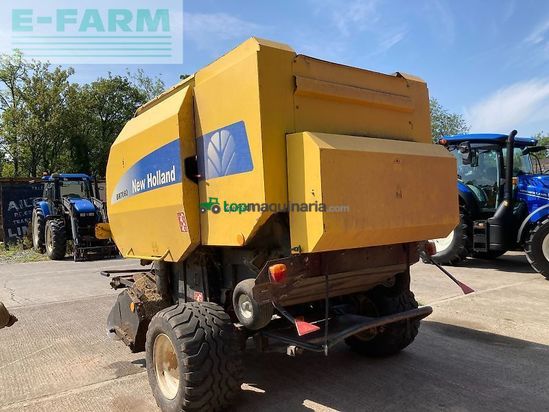 Empacadora gigant - New Holland - br7060