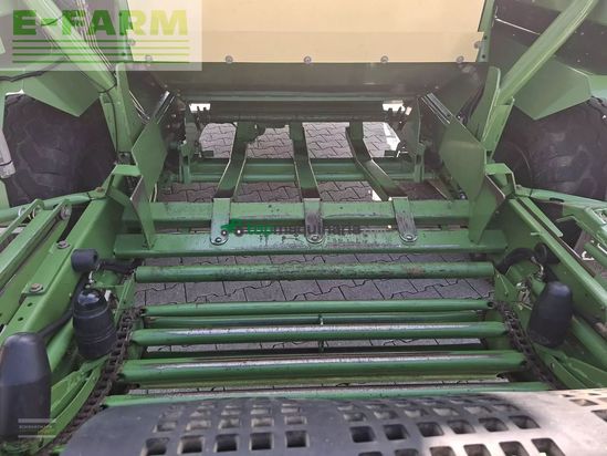 Empacadora gigant - Krone - cf 155 xc mit 26 messer und ballenaufsteller