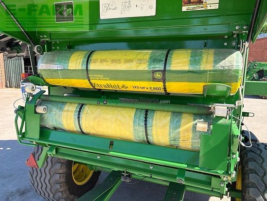 Empacadora gigant - John Deere - 864