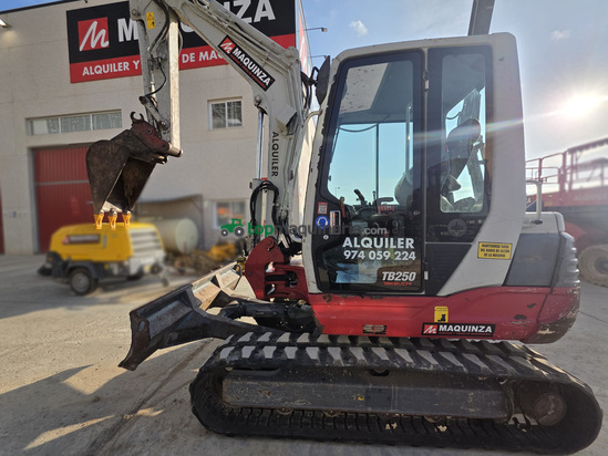 Miniexcavadora TAKEUCHI TB250