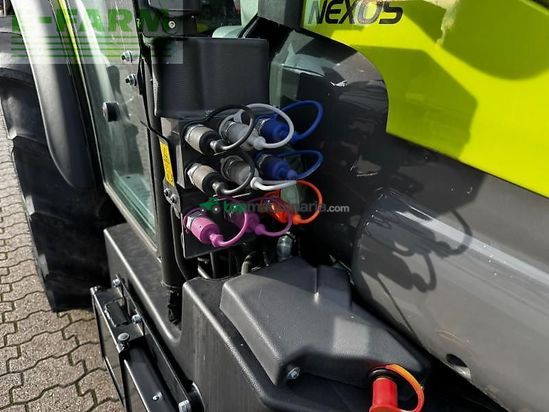 Tractor agrícola - Claas - nexos 240 s