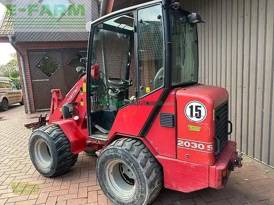 Telescopica - Schaffer - 2030 s mit kabine und straßenbeleuchtung