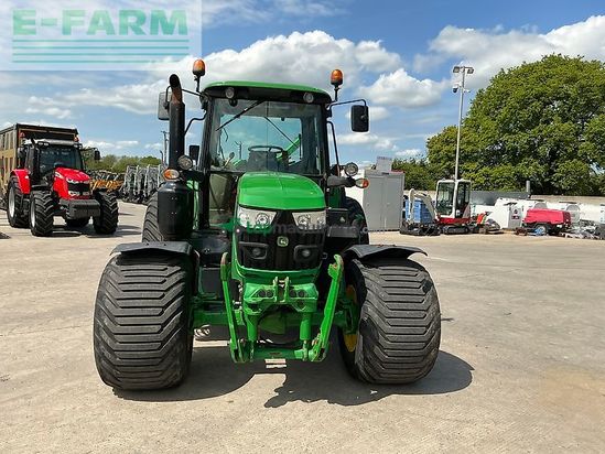 Tractor agrícola - John Deere - 6110m tractor (st24895)