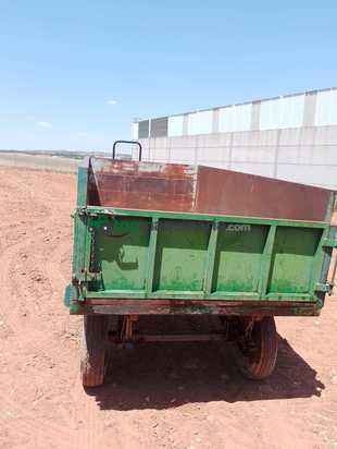 Remolque agrícola basculante 5000kgs