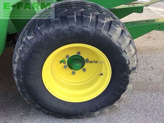 Empacadora gigant - John Deere - v461m