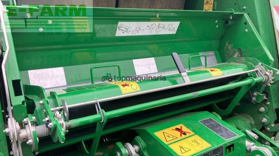 Empacadora gigant - John Deere - v461r hc25