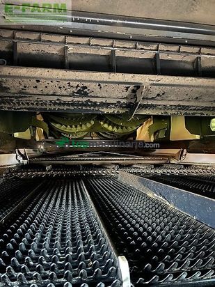 Cosechadora de Cereal - New Holland - cr 9.80