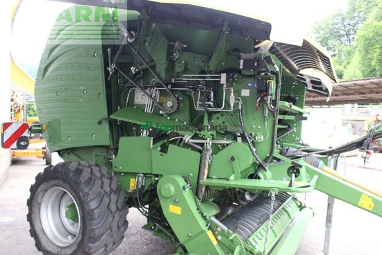 Empacadora gigant - Krone - comprima v 150 xc plus