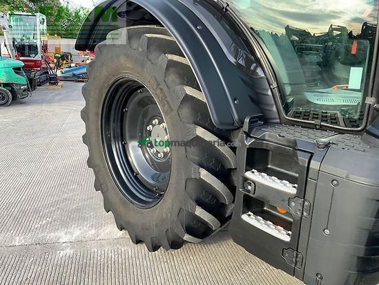 Tractor agrícola - Valtra - n135 active tractor (st27903)